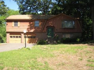 80 Pavlik Pl, Bridgeport, CT 06610