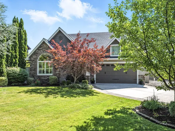 3627 Creek View Dr, Medford, OR 97504