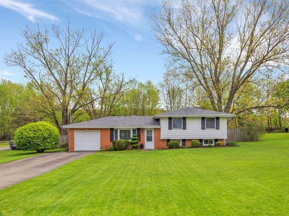 147 Shadyrest Rd, Ellwood City, PA 16117