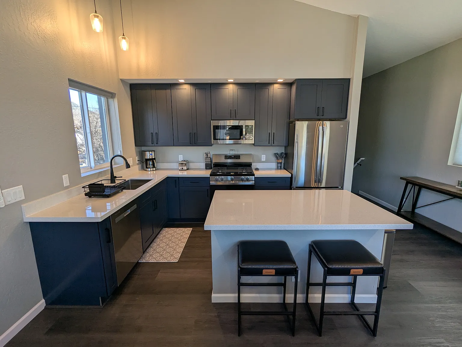 1 bed, 800 sqft, $2,100 — Photo 4