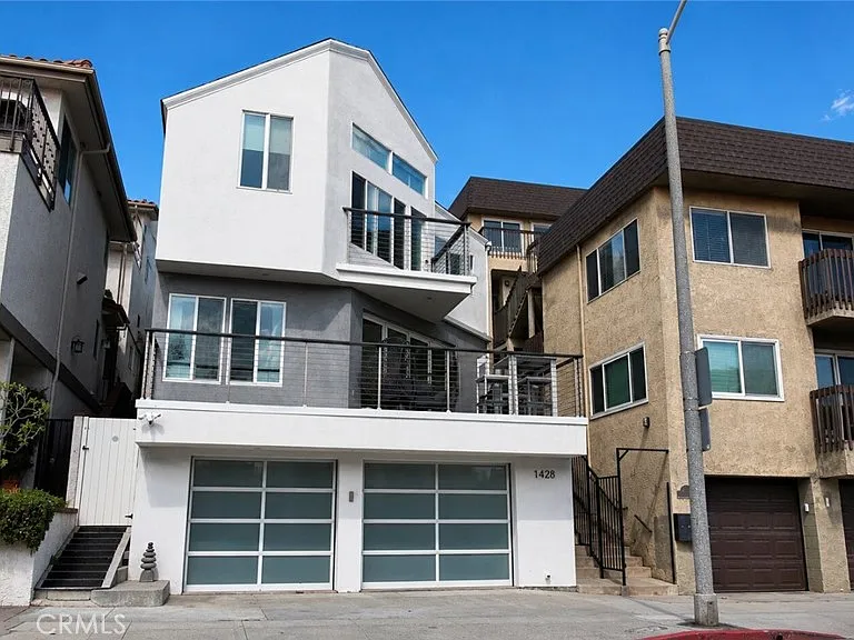 1428 Manhattan Ave — Photo 2
