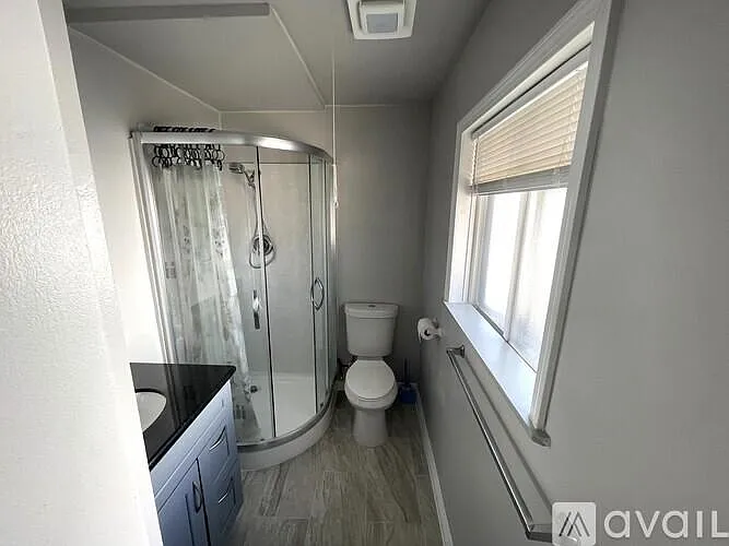 Studio, 250 sqft, $1,600 — Photo 3