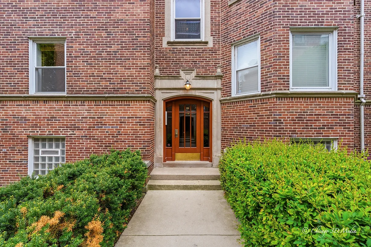 Building Photo - 1224 Elmwood Ave #1E