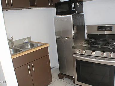 4th image of 2203 Magoffin Ave #3