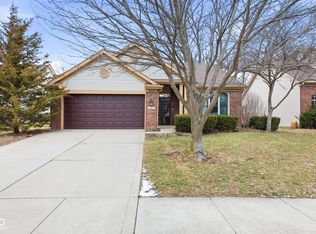596 Burr Oak Dr, Carmel, IN 46032