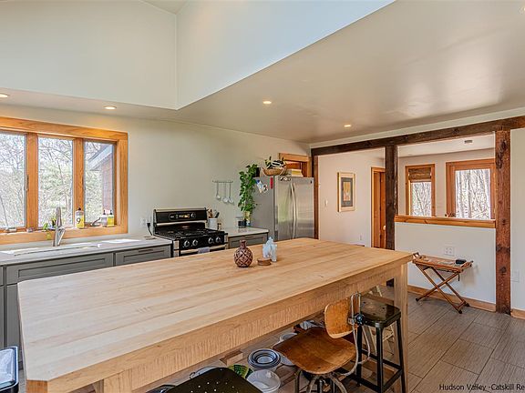 4th image of 70 Wynkoop Dr