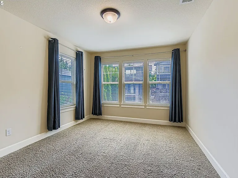 10183 NW Crossing Dr — Photo 12