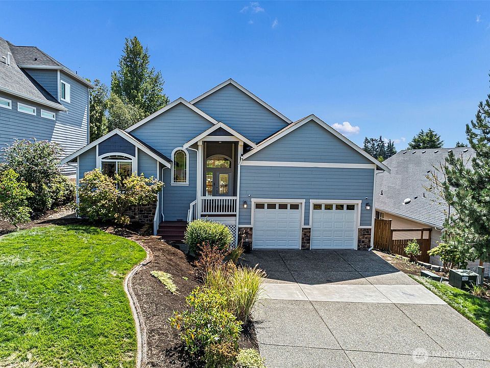 1st image of 4006 33rd Street NE