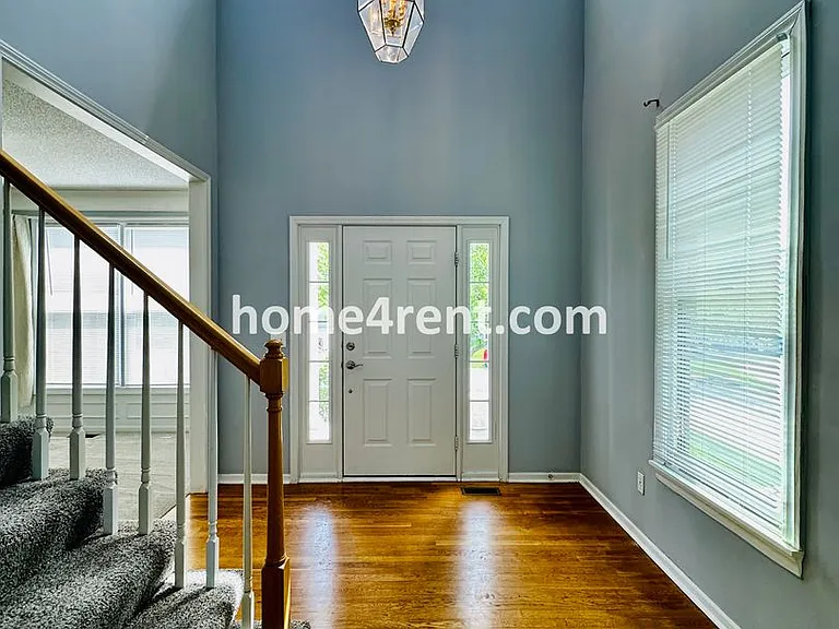 8102 W 144th Pl — Photo 2