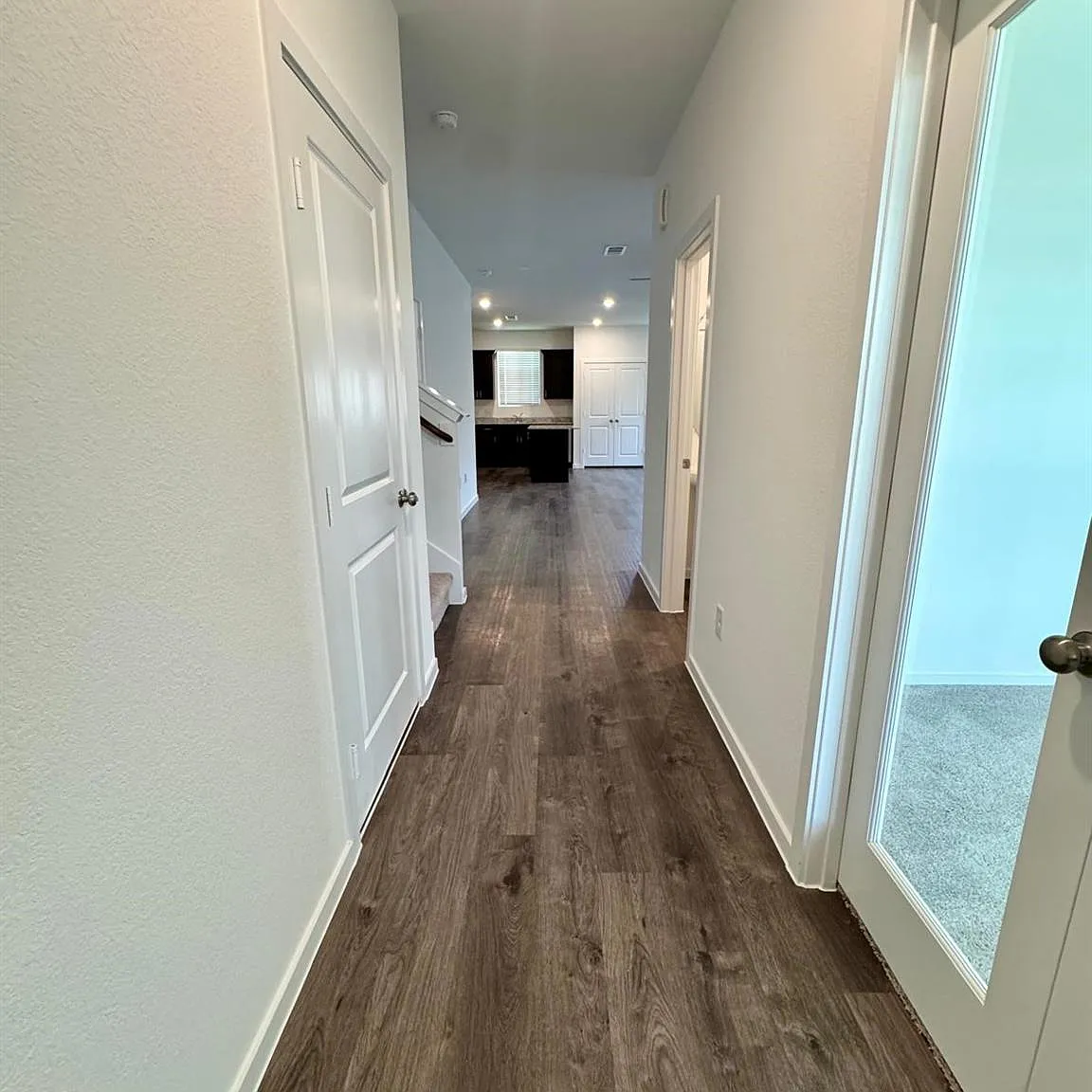 4 bed, 2.5 bath, 2466 sqft, $2,350 — Photo 2
