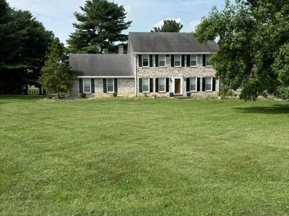 109 Barkley Est, Nicholasville, KY 40356
