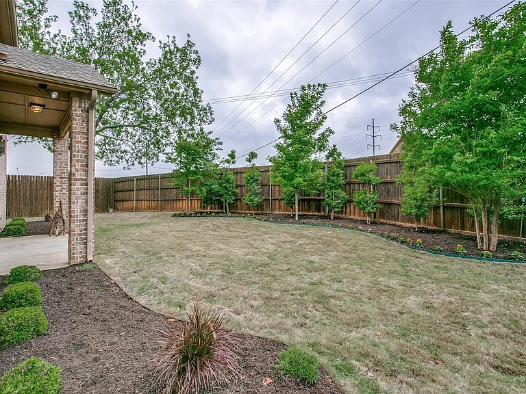 1805 Castle Ct — Photo 33