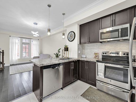 3rd image of 3077 Cawthra Rd #18