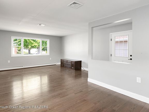 4th image of 68 Hyannis Street