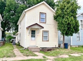 517 Evans St, Muscatine, IA 52761