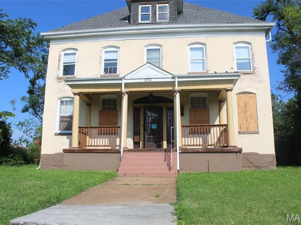 1711 N Taylor Ave, Saint Louis, MO 63113