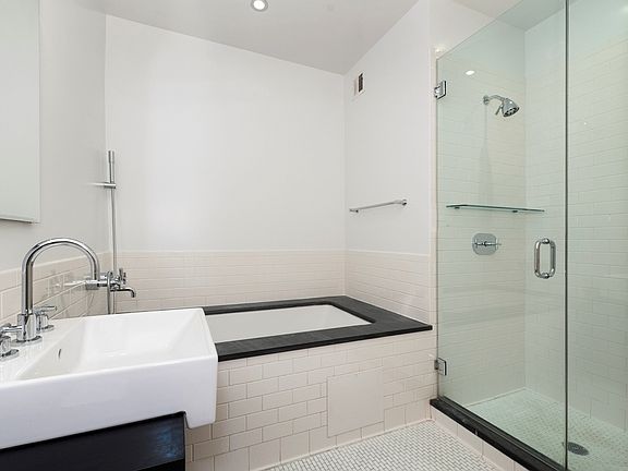 5th image of 110 Livingston St APT 4S