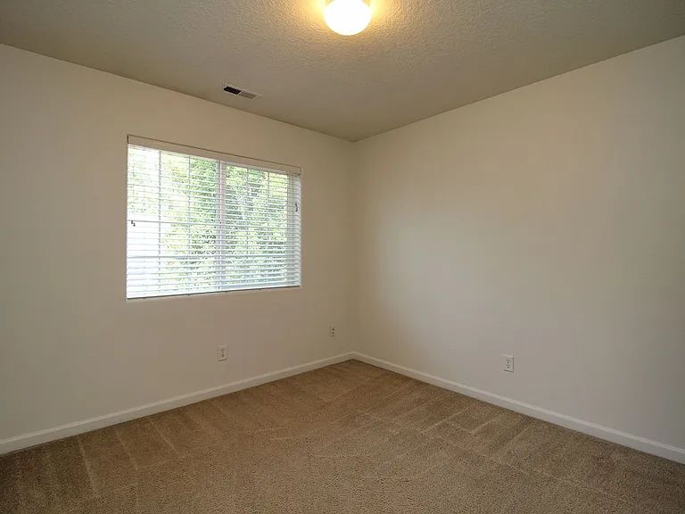 15542 SE Thornbridge Dr — Photo 23