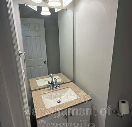 4th image of 243 W Pheasant Hill Dr