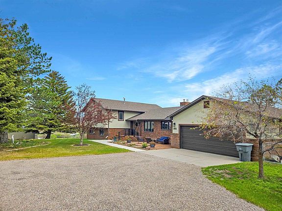 2nd image of 102 Broken Circle Dr