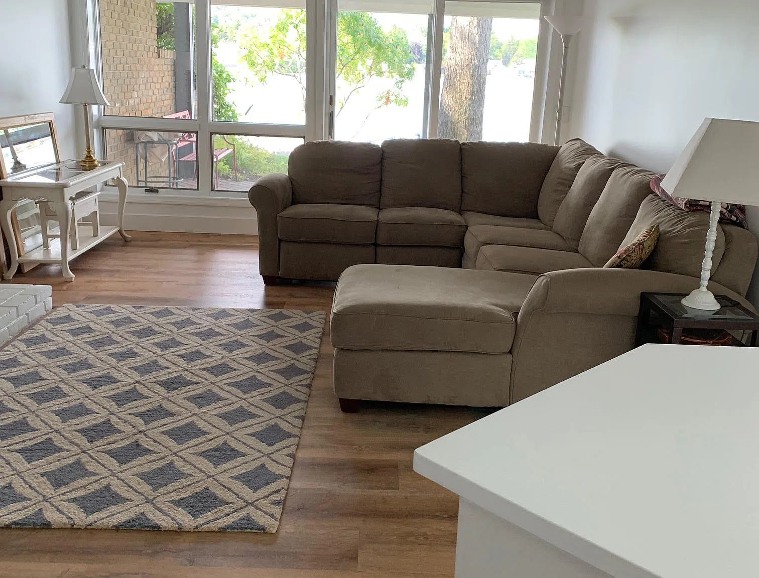 3895 Dorothy Ln — Photo 3