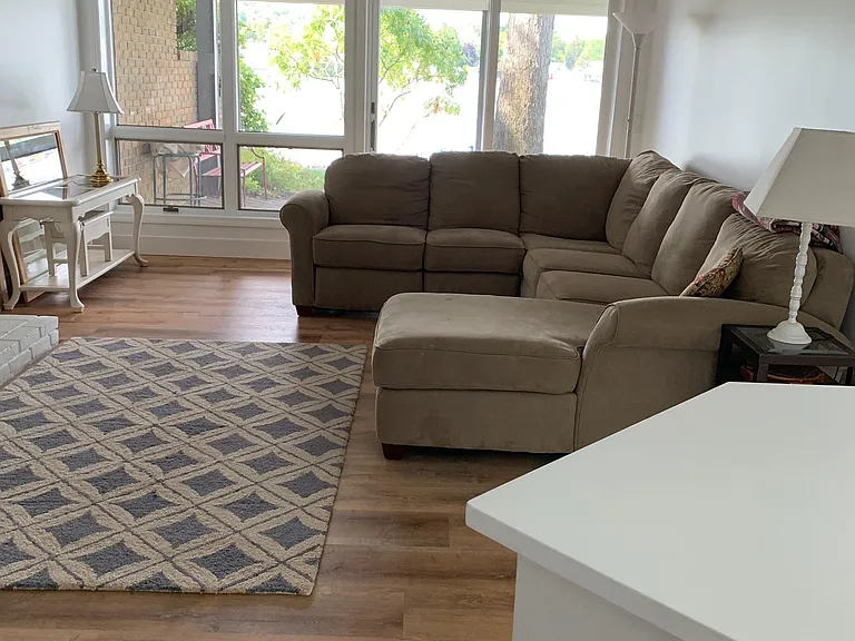 3895 Dorothy Ln — Photo 3