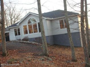 139 Banbury Dr, Bushkill, PA 18324