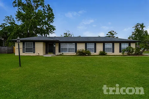 671 Custer Cir Photo 1