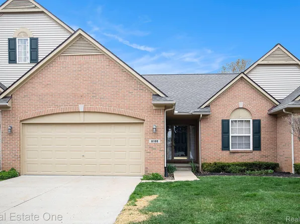 8100 Springdale Dr, White Lake, MI 48386