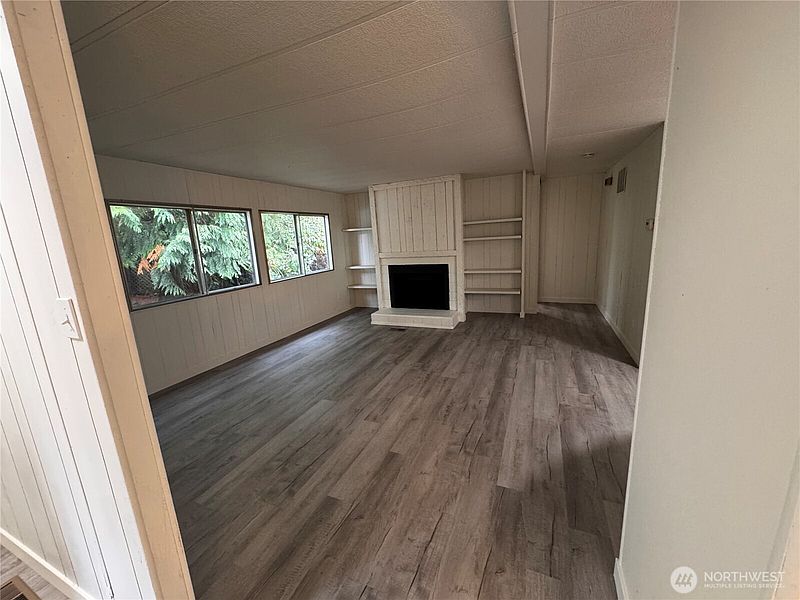 4th image of 815 124th Street SW #1