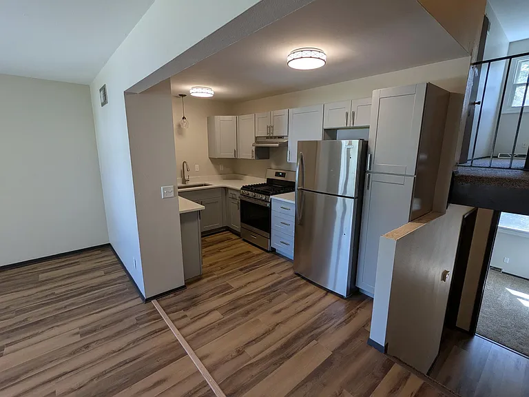 645 Easton Pkwy — Photo 10