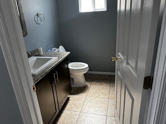 5th image of 251 E 69th St