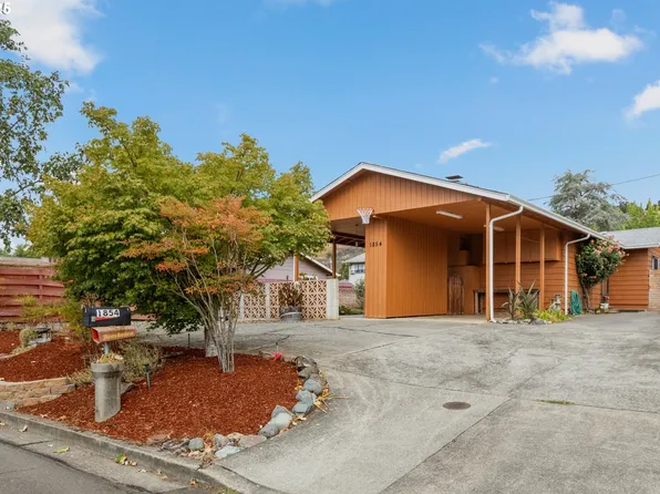 1854 NW Finch Ct, Roseburg, OR 97471