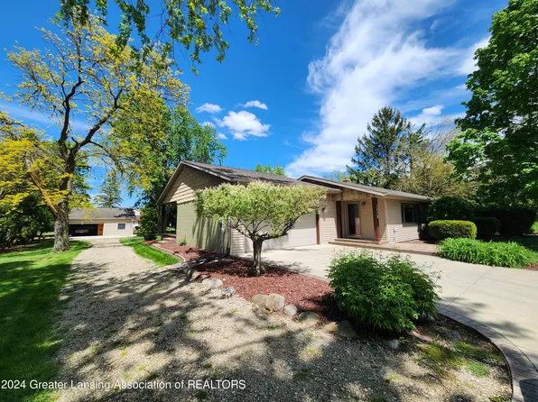 7428 W Mount Hope Hwy, Lansing, MI 48917