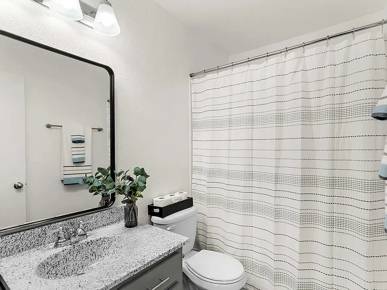 Sonoma Apartments — Photo 13