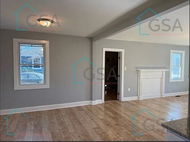 694 Saxon Ave — Photo 8