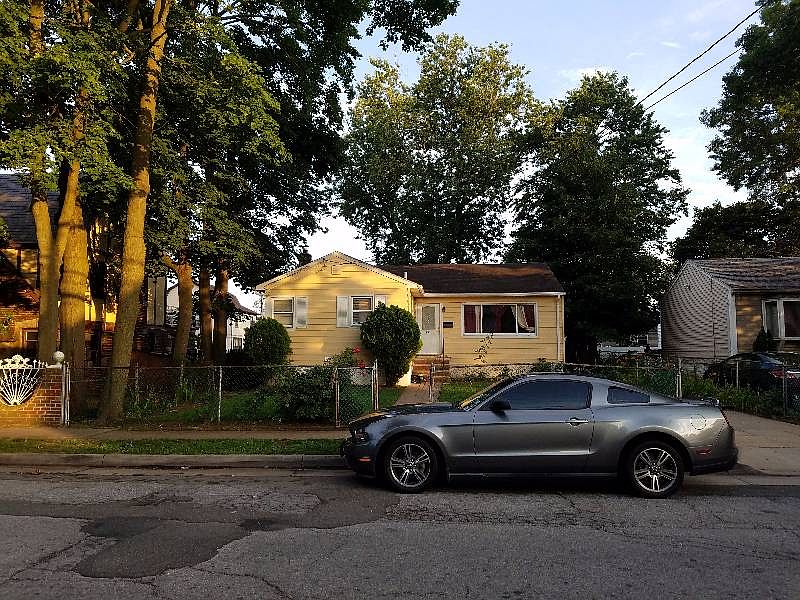 2nd image of 140 Harvard St