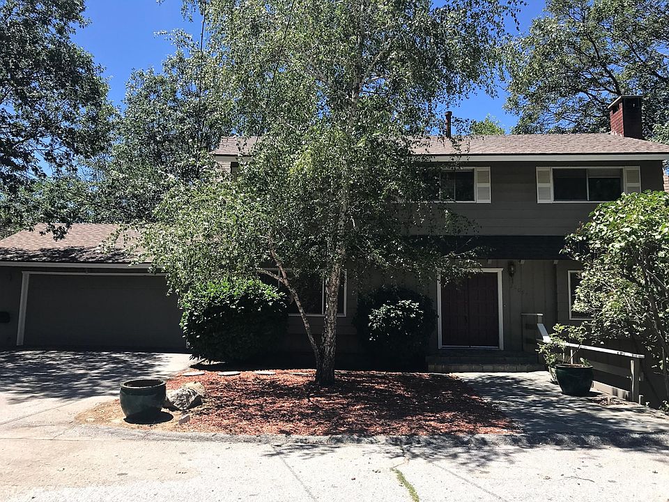 1st image of 28097 Geneva Ln