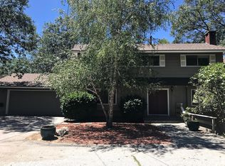 28097 Geneva Ln, Lake Arrowhead, CA 92352