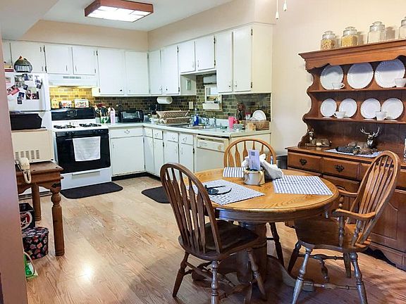 4th image of 706 Tipperary Ct APT 1A