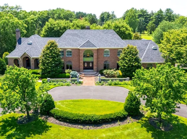 712 Kimberly Dr, Moorestown, NJ 08057