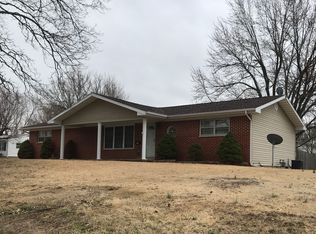 702 Aldergate St, Farmington, MO 63640
