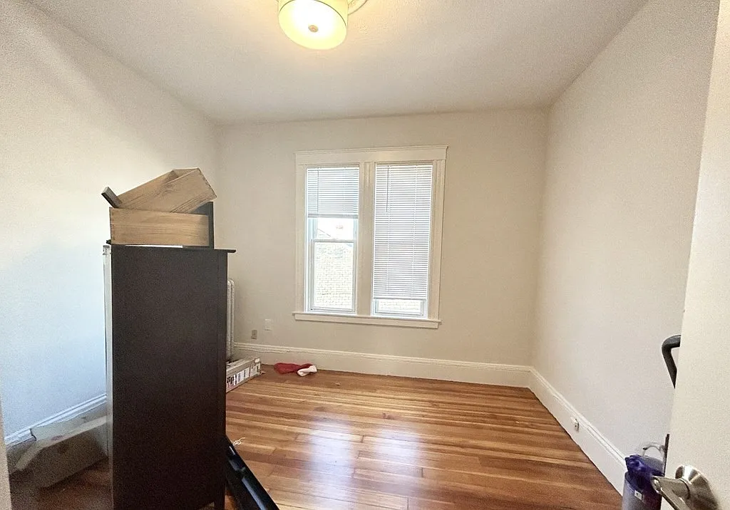 4 bed, 1100 sqft, $3,800 — Photo 2