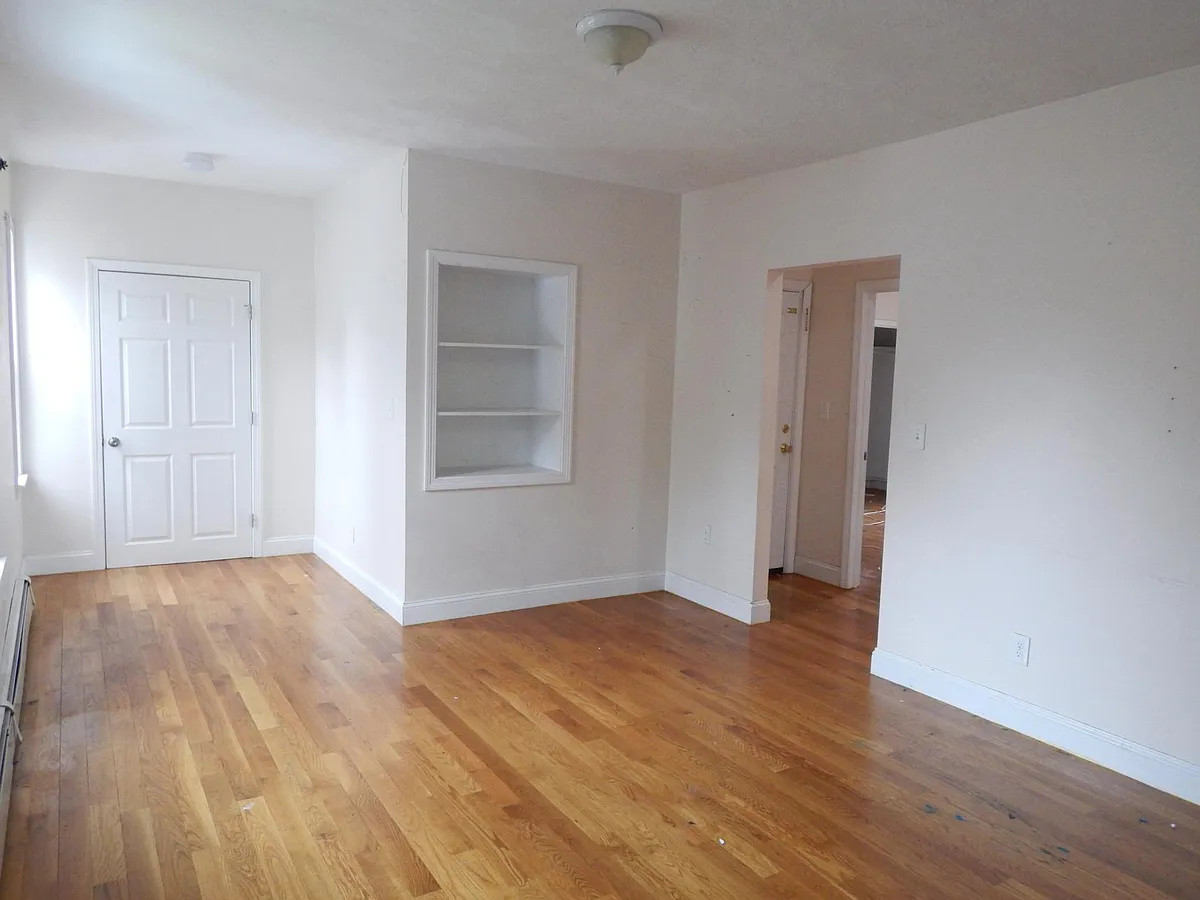 Building Photo - 287 Copeland St #2