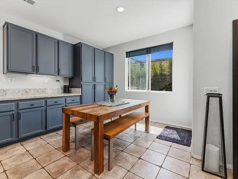 45308 Escalon St — Photo 16