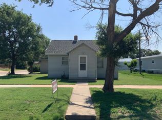 200 S Aztec St, Montezuma, KS 67867