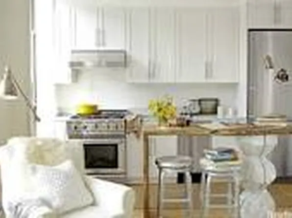 195 Park Ave APT 3, Worcester, MA 01609