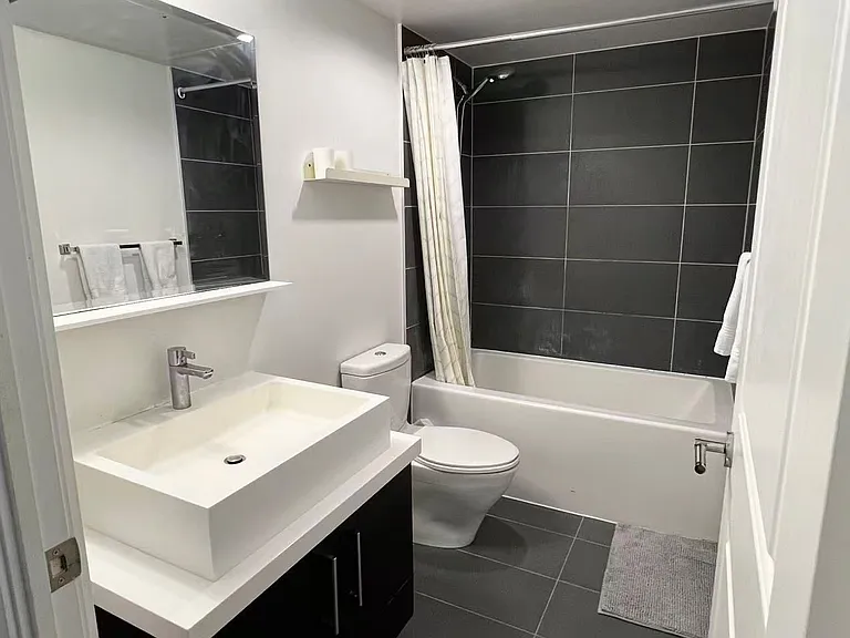 1080 Bay St #2108 — Photo 7