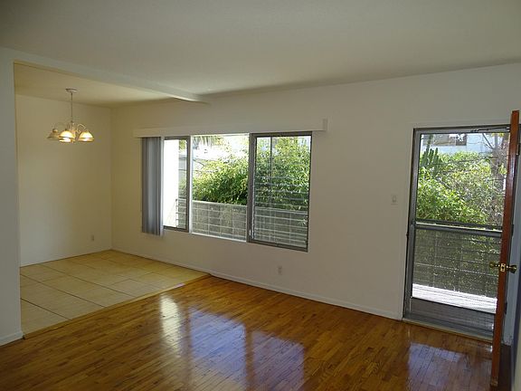 5th image of 1117 10th St APT 9