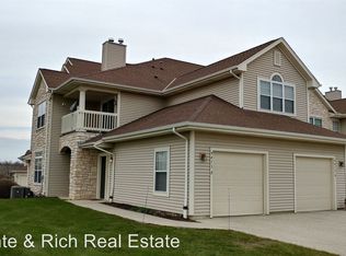 9411 S Cobblestone Way #722, Franklin, WI 53132